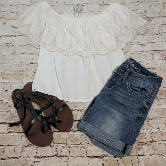 Trendy Off the Shoulder Flowy Embroidered Top - Picture 2 of 6